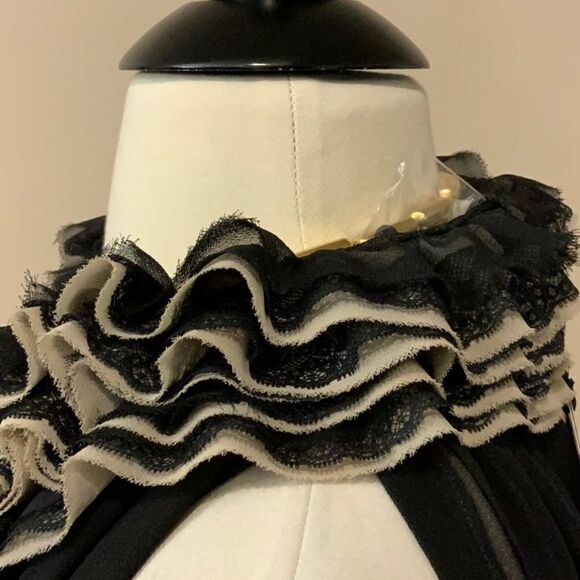 NWT Robert Rodriguez Neiman Marcus ruffled Top XS - Picture 9 of 13